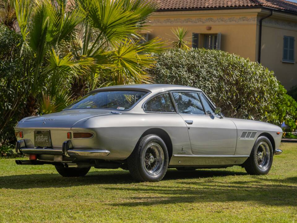 Imagen 46/47 de Ferrari 330 GT 2+2 (1964)