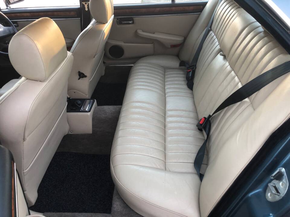 Bild 6/8 von Daimler Sovereign 4.2 (1984)