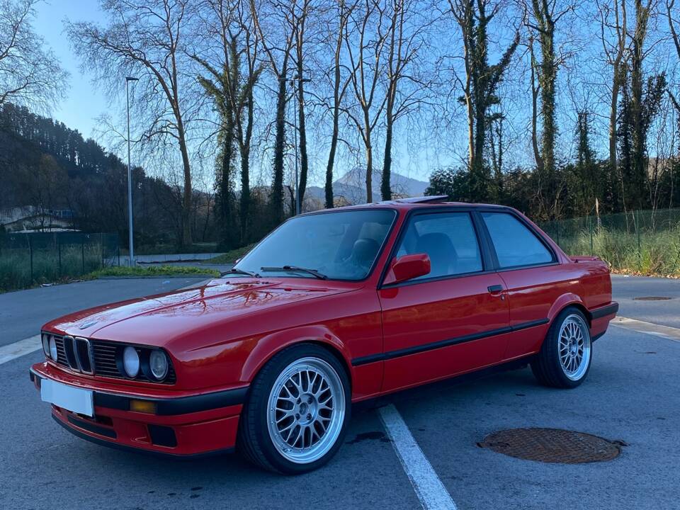 Immagine 99/180 di BMW 316i (1989)