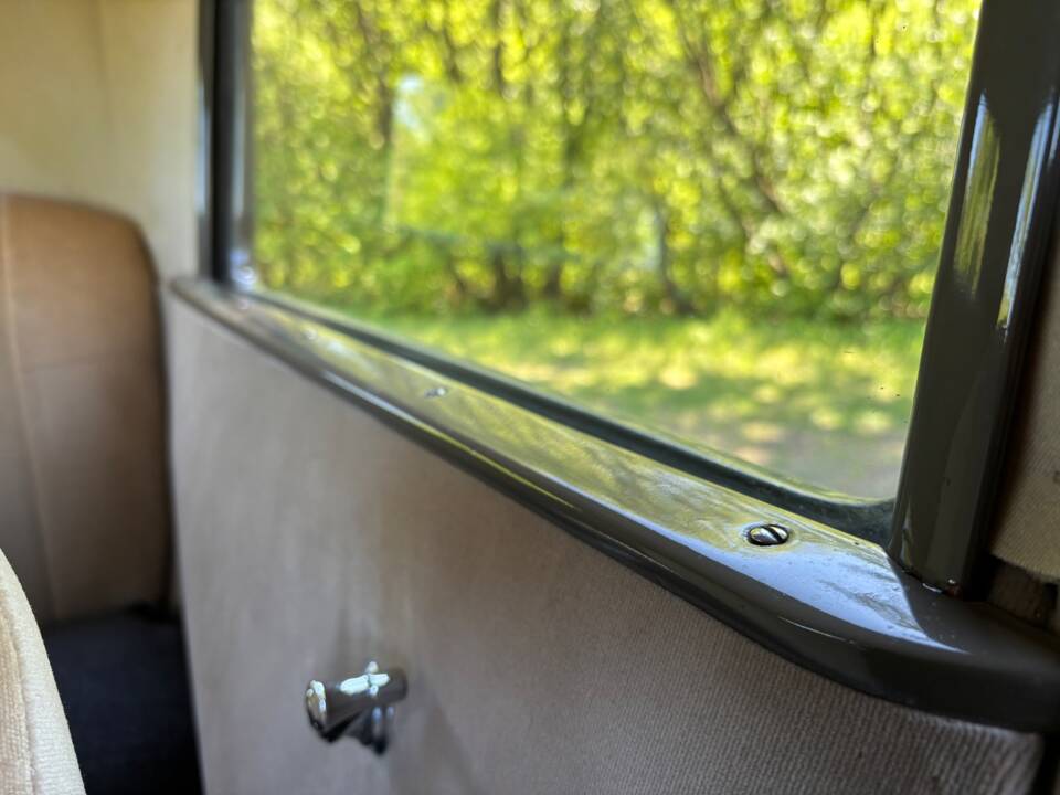 Image 8/28 of Ford Model A Tudor Sedan (1931)
