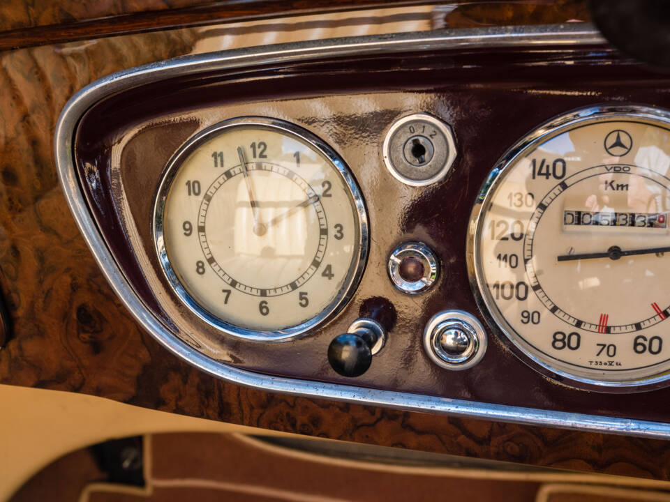 Afbeelding 39/66 van Mercedes-Benz 290 Cabriolet B (1935)