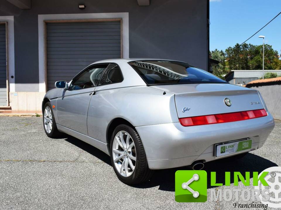 Image 3/10 de Alfa Romeo GTV 1.8 Twin Spark (2000)