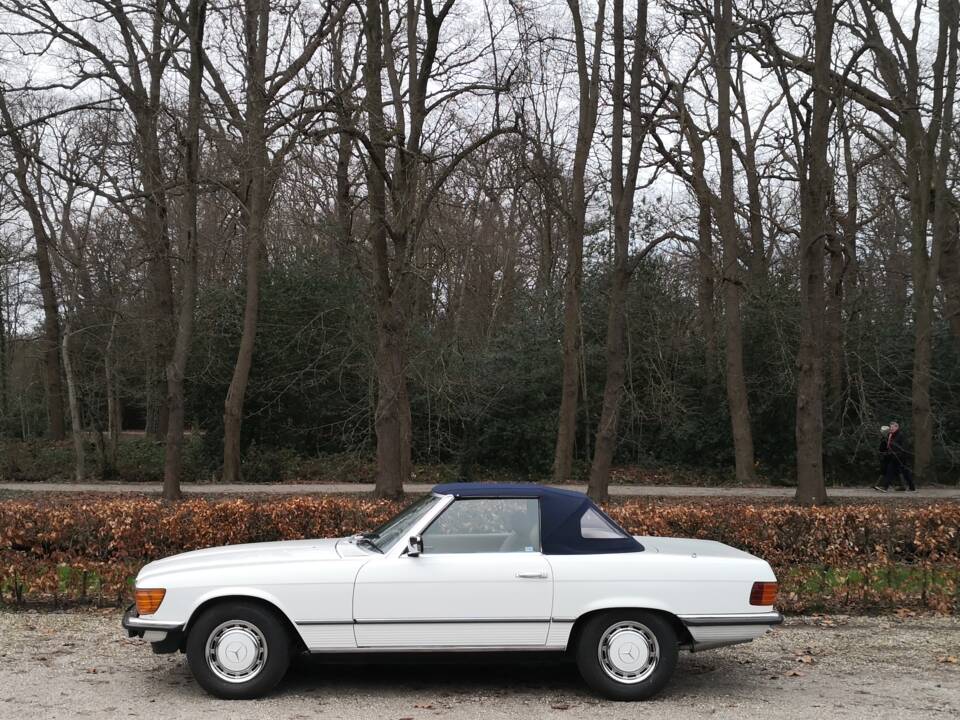 Image 7/33 of Mercedes-Benz 280 SL (1985)