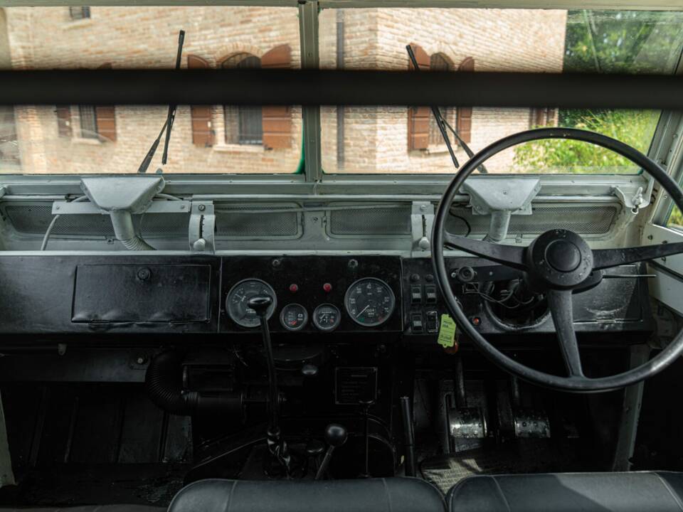 Bild 42/50 von Land Rover 88 Lightweight (1977)
