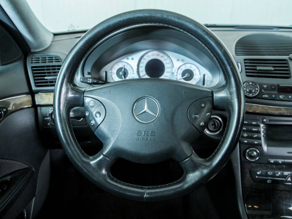 Bild 8/50 von Mercedes-Benz E 200 Kompressor T (2003)