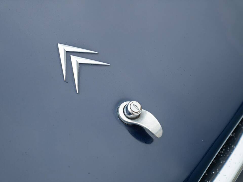 Image 24/50 of Citroën DS 20 (1972)