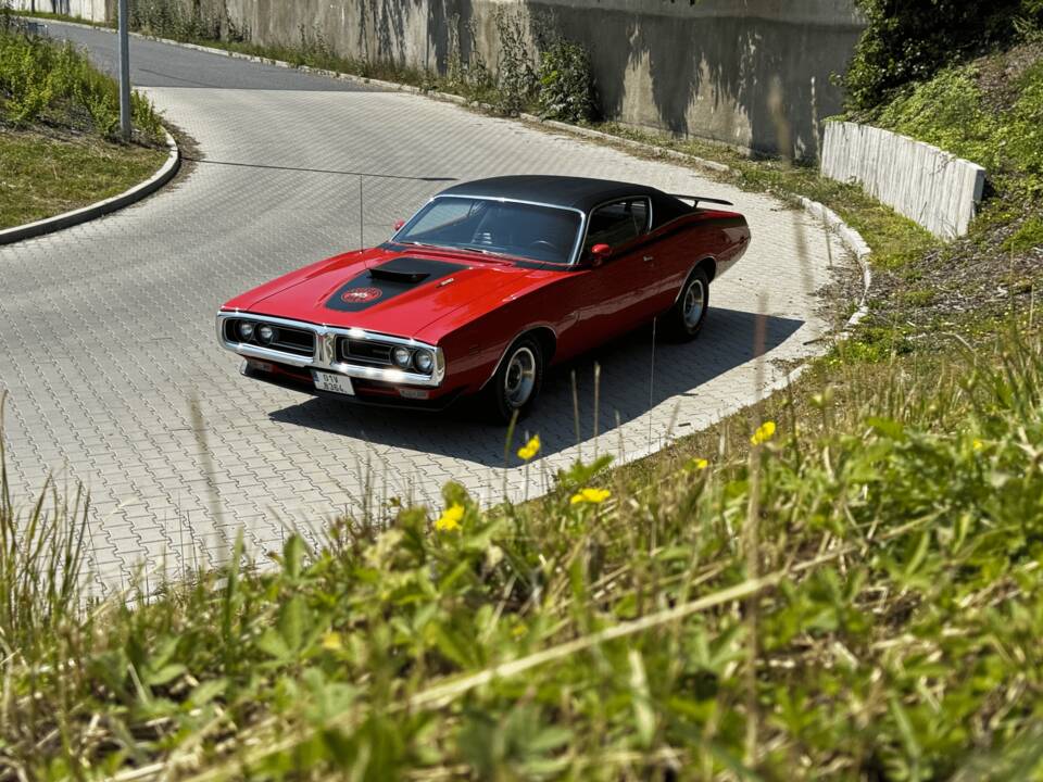Image 6/81 of Dodge Charger Super Bee 440 (1971)