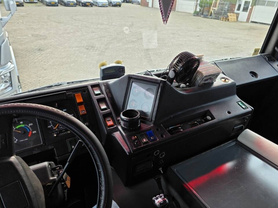 Bild 8/12 von Volvo F16 (1993)