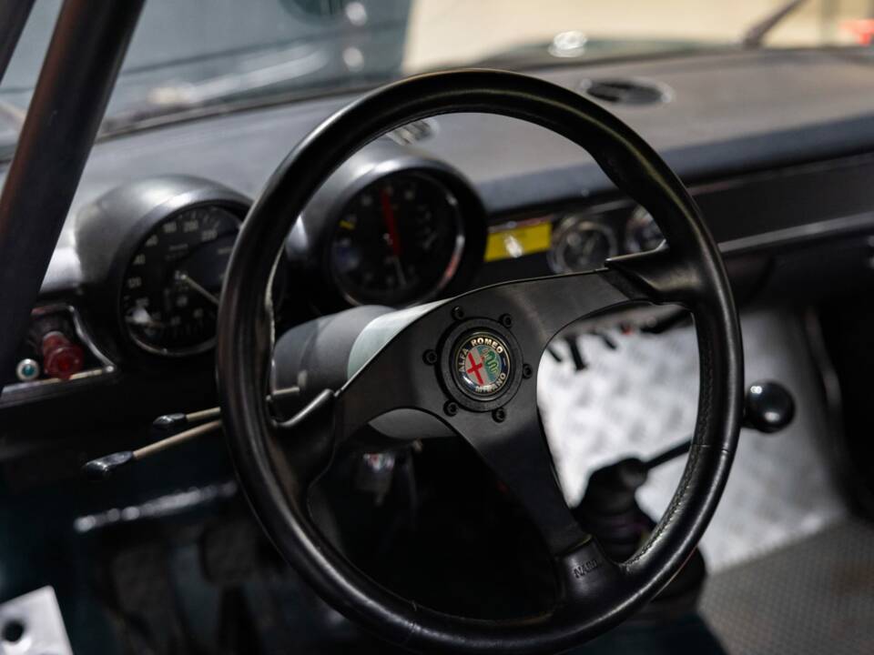 Image 12/20 of Alfa Romeo 1750 Berlina (1969)
