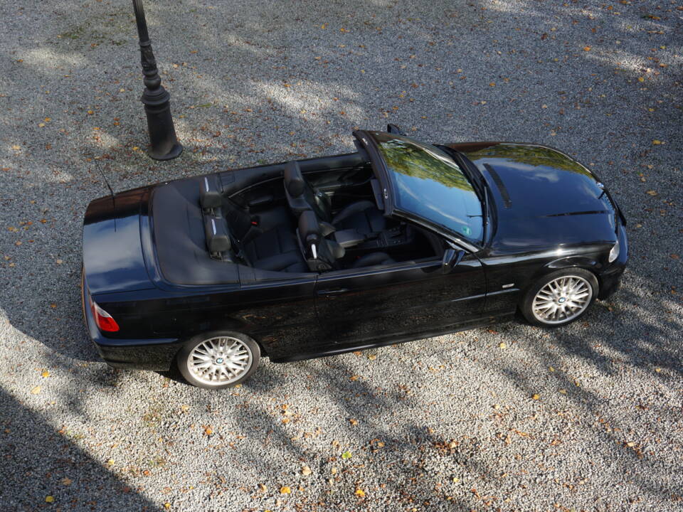 Image 27/30 of BMW 330Ci (2003)