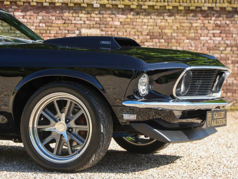 Image 32/50 of Ford Mustang 302 (1969)