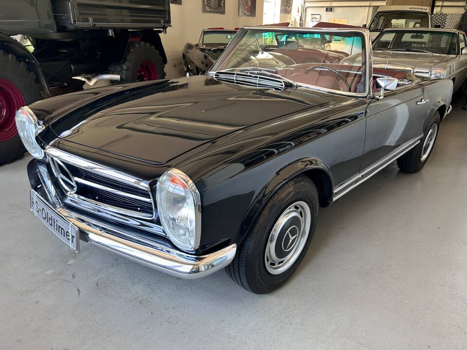 Image 3/36 of Mercedes-Benz 280 SL (1970)