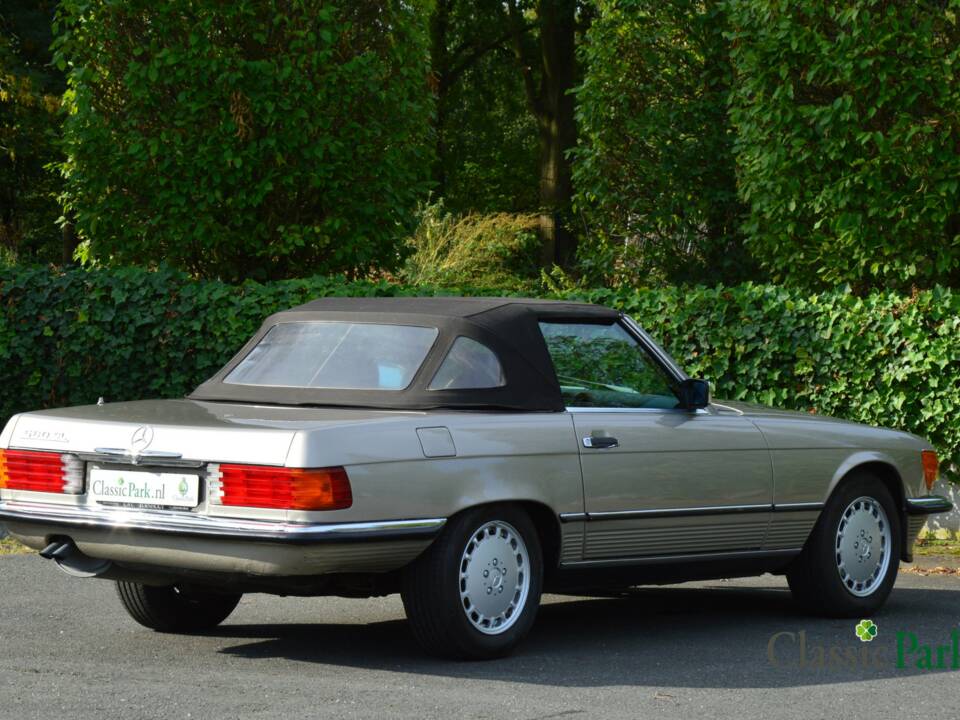 Image 8/47 de Mercedes-Benz 560 SL (1986)