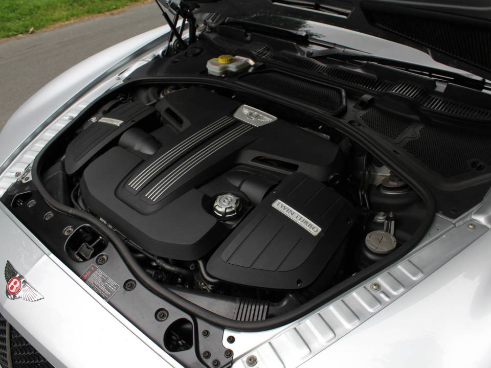Imagen 15/19 de Bentley Continental GTC V8 (2014)