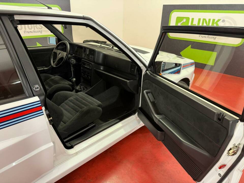 Bild 35/43 von Lancia Delta HF Integrale Evoluzione I "Martini 5" (1992)