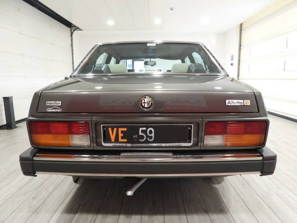 Bild 2/10 von Alfa Romeo Alfetta 2.0 (1985)