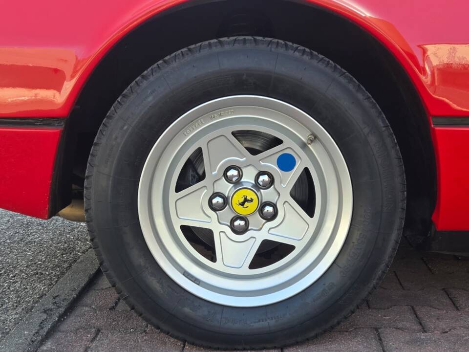 Image 40/95 of Ferrari 308 GTBi Quattrovalvole (1984)