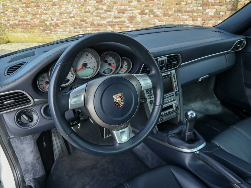 Image 33/50 of Porsche 911 Carrera S (2004)