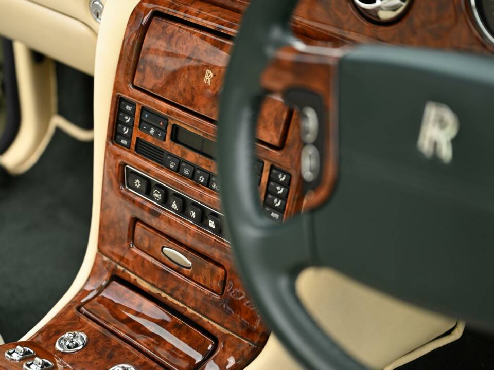 Bild 42/50 von Rolls-Royce Silver Seraph (1998)