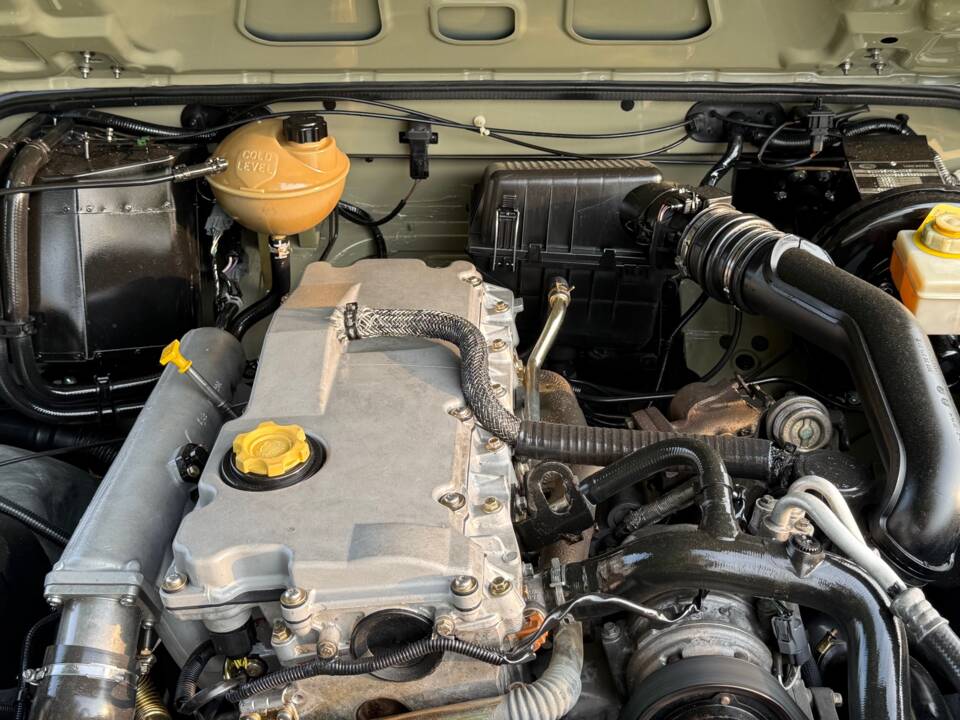 Bild 16/21 von Land Rover Defender 110 (2005)