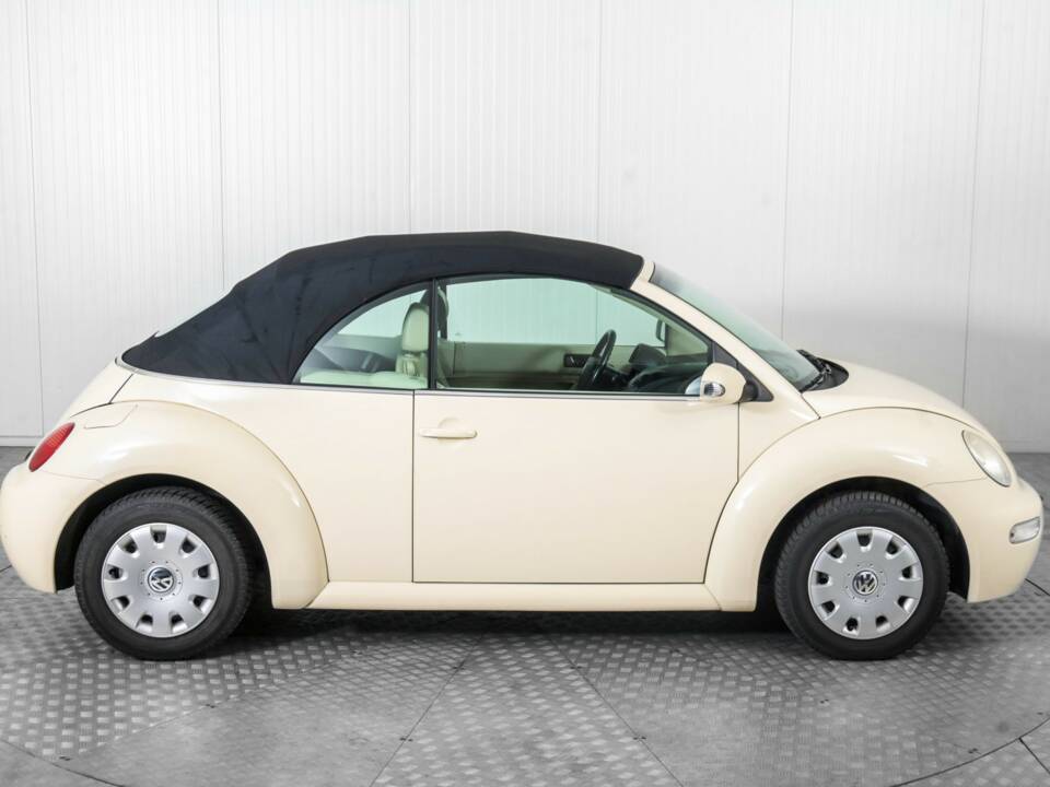 Bild 48/50 von Volkswagen New Beetle 1.6 (2003)