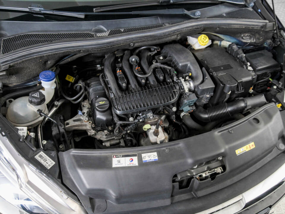 Image 43/50 of Peugeot 208 1.2 PureTech 82 (2019)