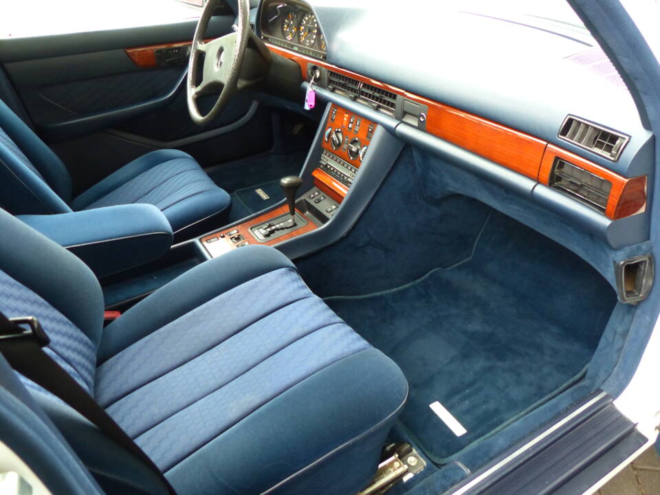 Bild 11/16 von Mercedes-Benz 420 SE (1990)