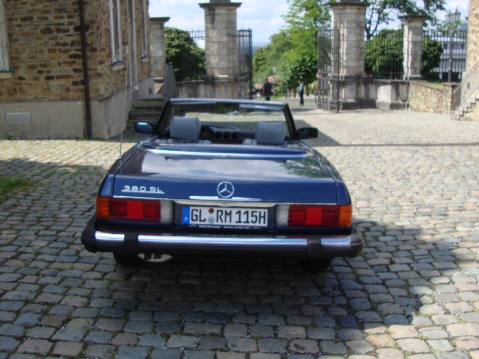 Bild 10/54 von Mercedes-Benz 380 SL (1982)