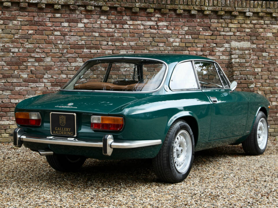 Immagine 2/50 di Alfa Romeo 2000 GTV (1973)