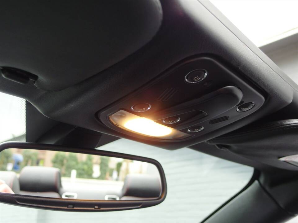 Immagine 38/93 di Maserati GranCabrio 4.7 (2010)