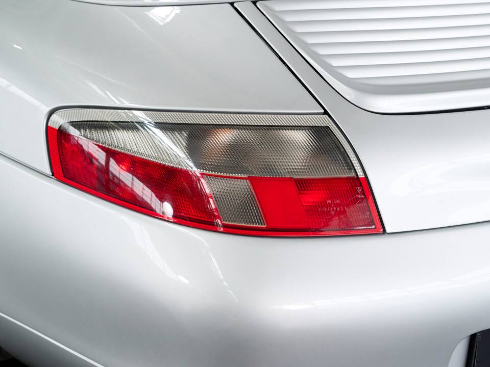 Afbeelding 17/50 van Porsche 911 Carrera (2000)