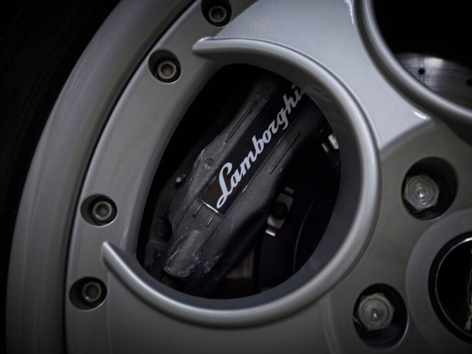 Image 25/99 of Lamborghini Murciélago (2003)