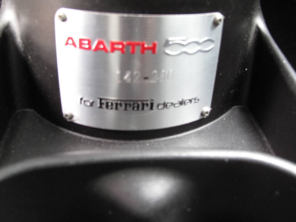 Afbeelding 18/22 van Abarth 500 Ferrari Dealers (2009)