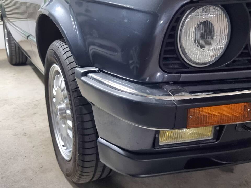 Image 65/100 of BMW 323i (1984)