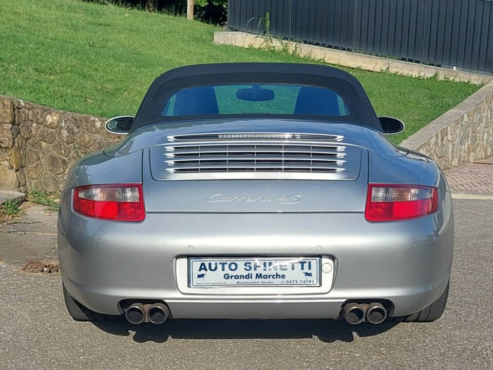 Image 8/11 de Porsche 911 Carrera 4S (2006)