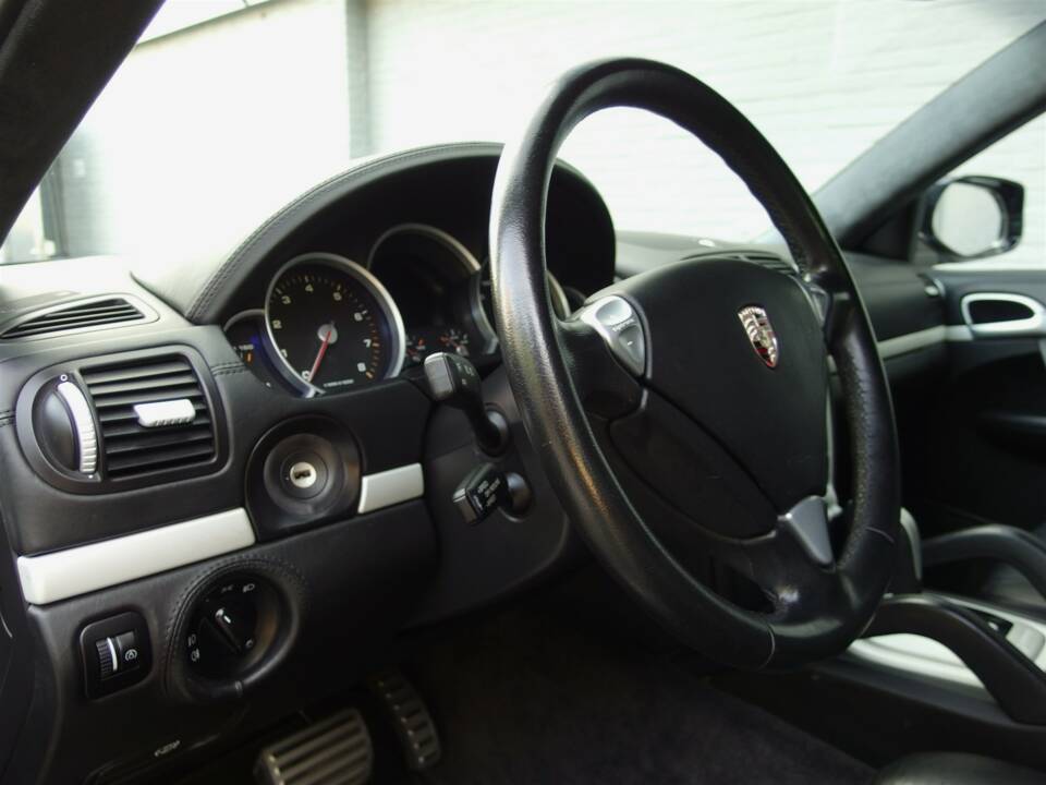 Imagen 51/97 de Porsche Cayenne Turbo (2007)