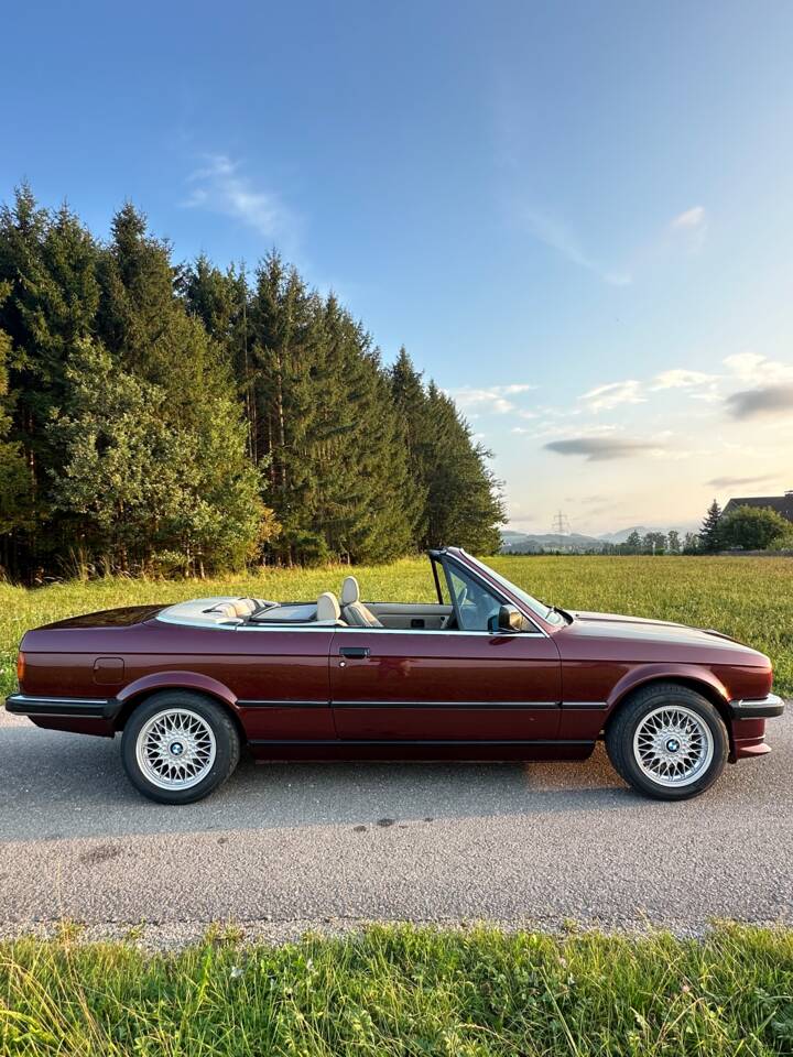 Immagine 2/15 di BMW 325i (1987)