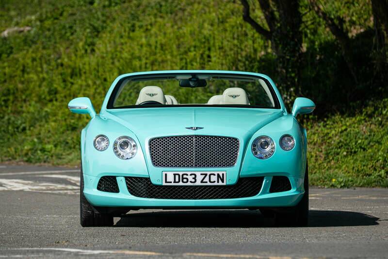 Image 6/38 of Bentley Continental GTC V8 (2013)