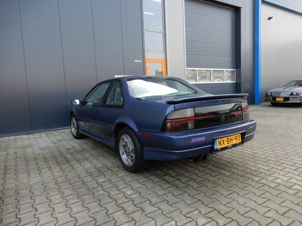 Bild 6/8 von Chevrolet Beretta Z26 (1996)