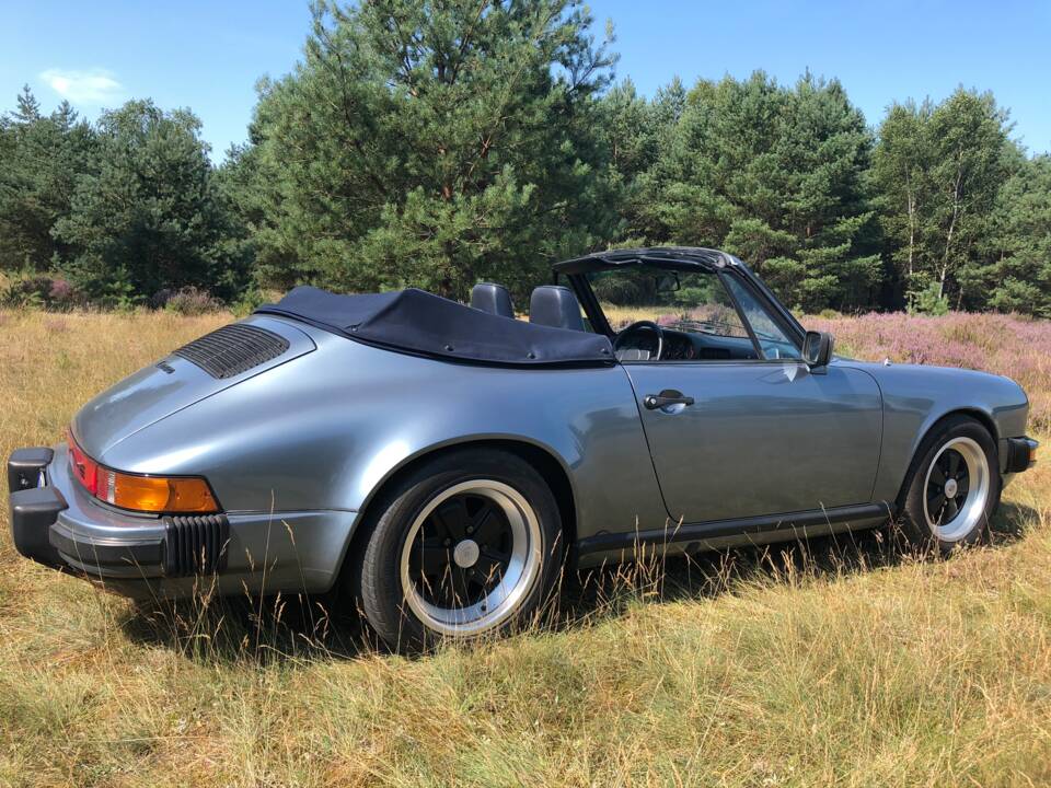 Image 3/50 of Porsche 911 Carrera 3.2 (1984)