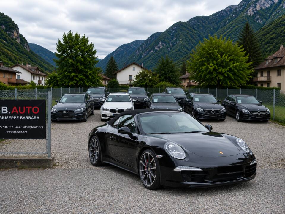 Image 1/10 of Porsche 911 Carrera 4S (2015)