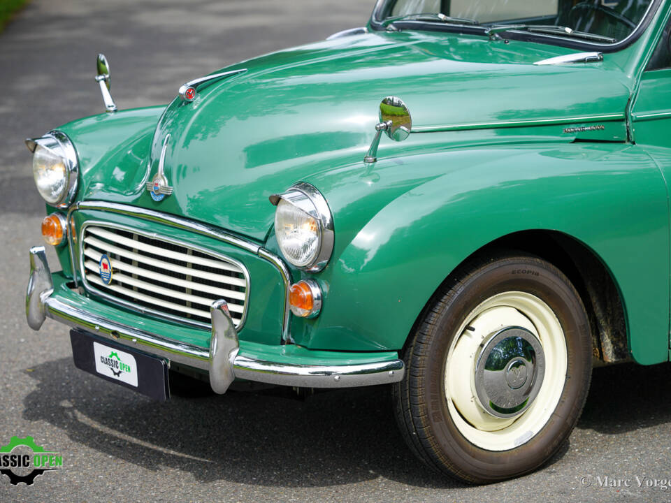 Image 18/43 of Morris Minor 1000 Traveller (1965)