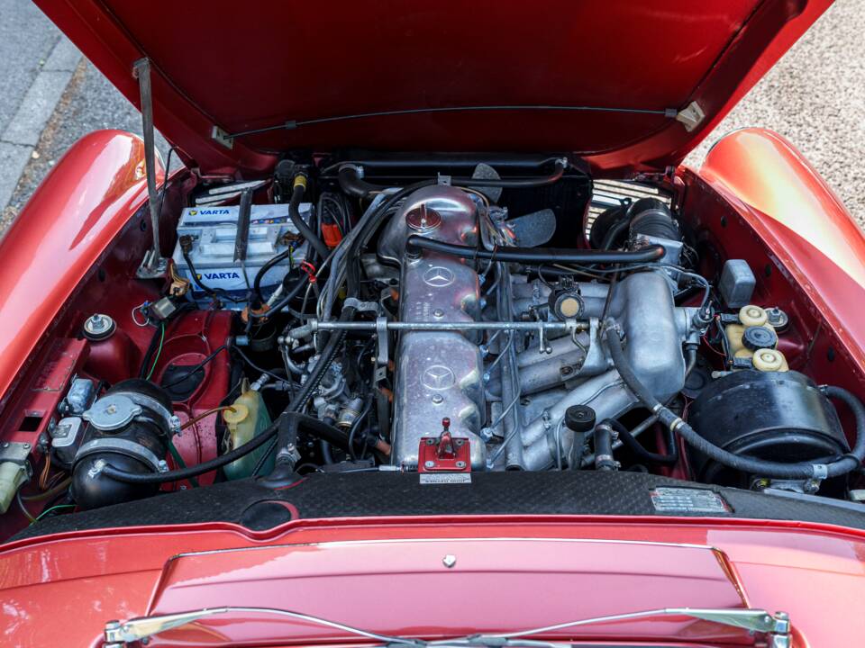 Image 33/33 of Mercedes-Benz 280 SL (1970)