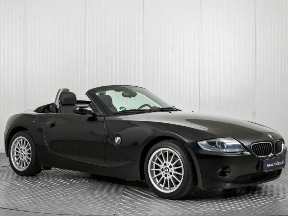 Immagine 5/50 di BMW Z4 2.2i (2005)