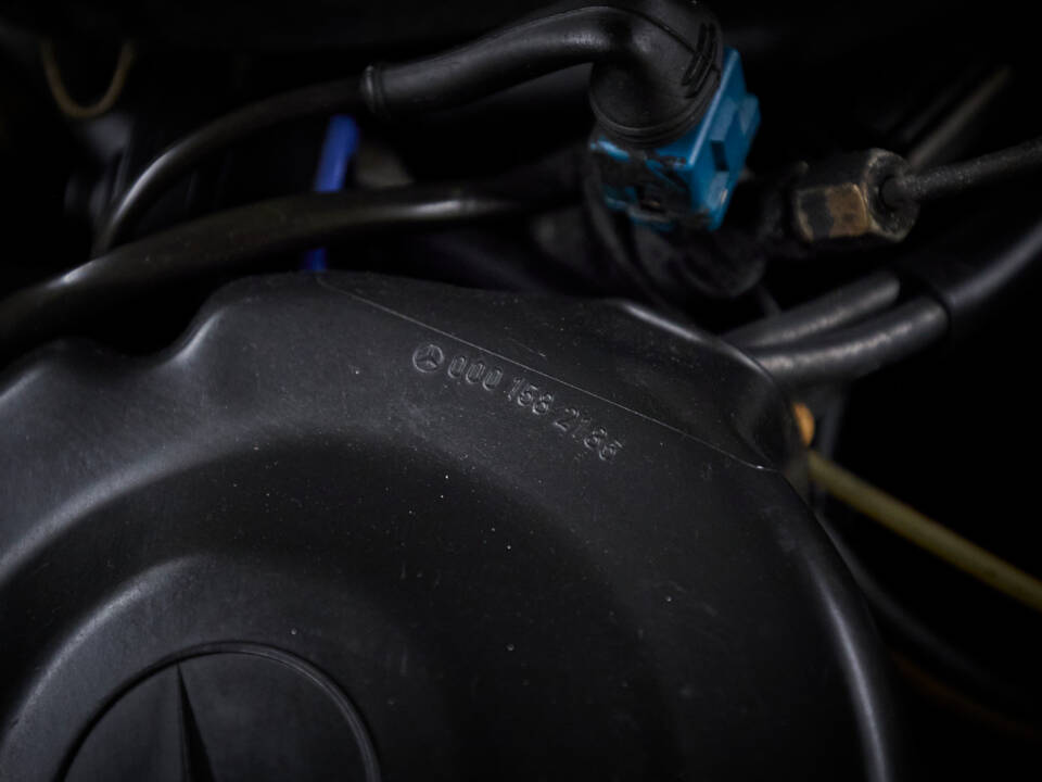 Image 70/89 of Mercedes-Benz 560 SL (1986)