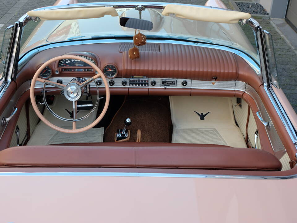 Immagine 34/64 di Ford Thunderbird (1956)