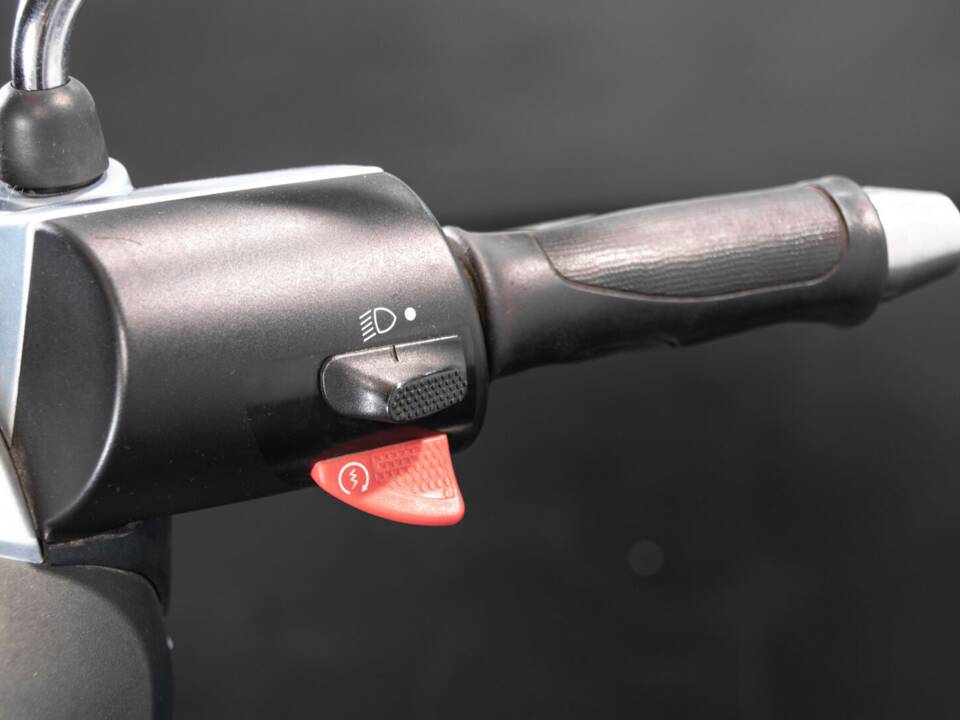 Afbeelding 17/30 van Aprilia DUMMY (1998)