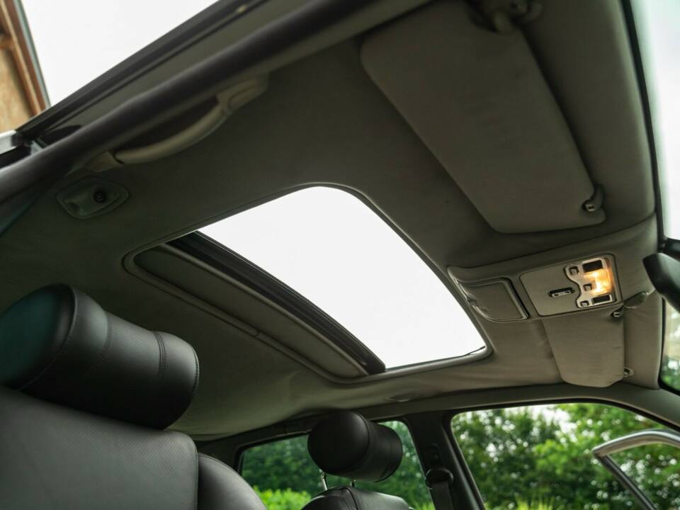 Image 49/50 de Jaguar XJR 4.0 (2000)