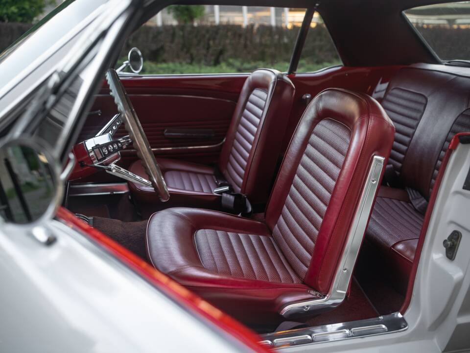 Image 20/53 of Ford Mustang 200 (1966)