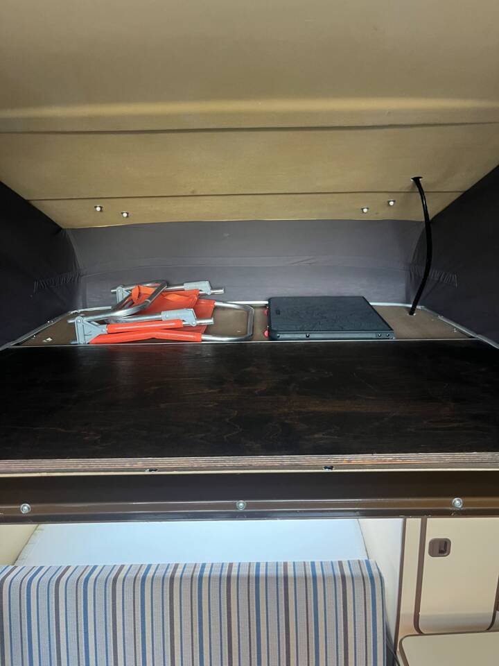 Bild 27/50 von Volkswagen T3 Westfalia Joker 1.6 TD (1982)